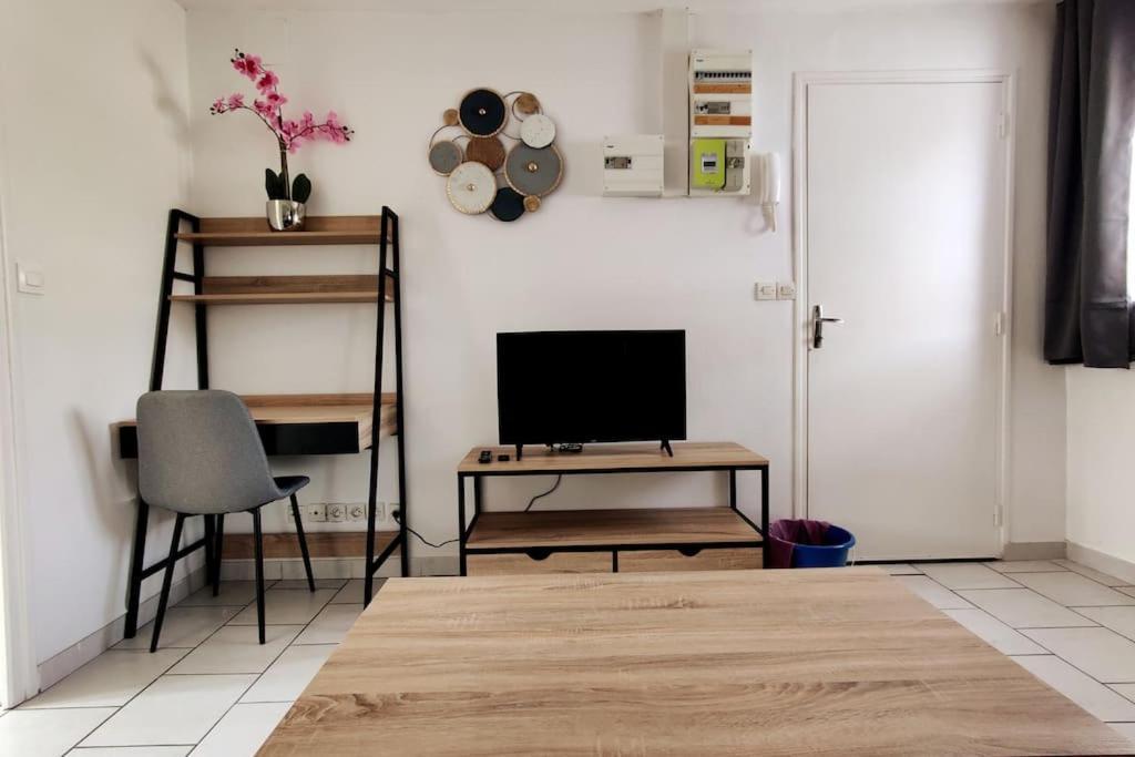 Appartement Style Industriel Au Centre De Douai Exterior photo