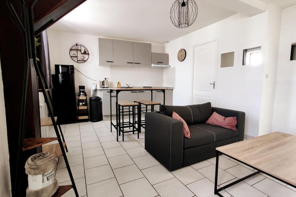 Appartement Style Industriel Au Centre De Douai Exterior photo