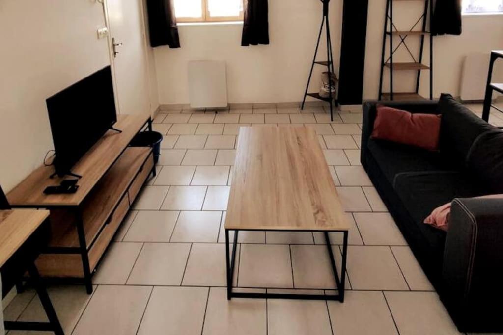 Appartement Style Industriel Au Centre De Douai Exterior photo